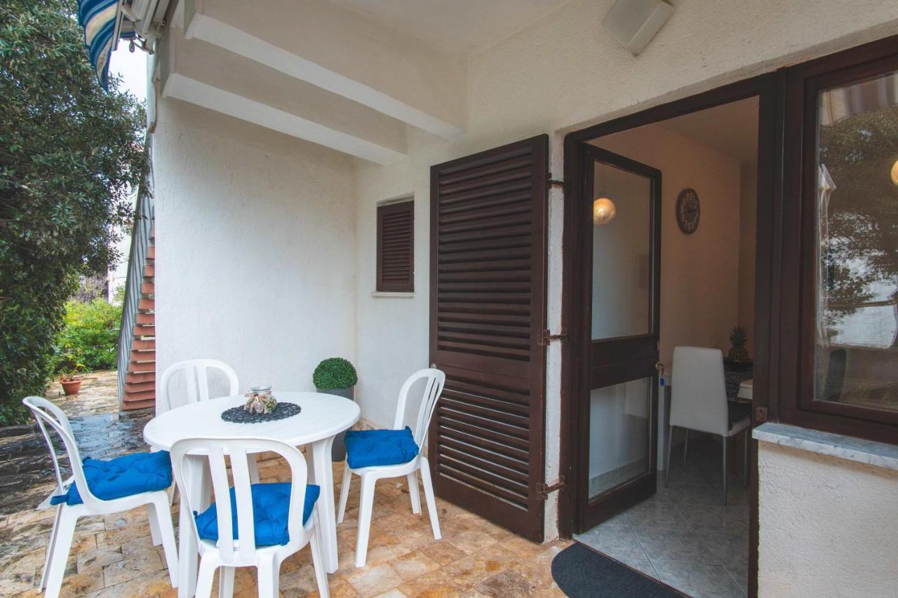 Ostaric Appartement Mandre Buitenkant foto